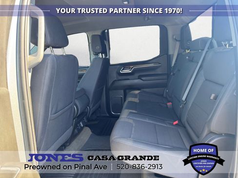 Used 2025 GMC Sierra 1500 Elevation image 13