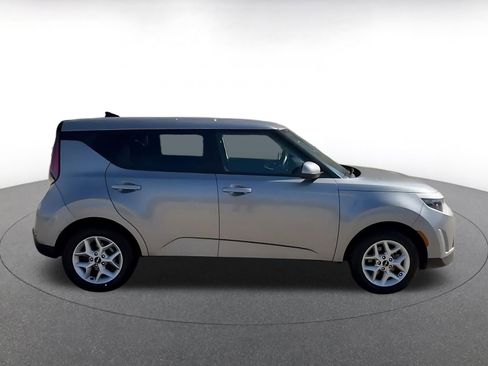 Used 2025 Kia Soul LX w/ LX Technology Package image 15