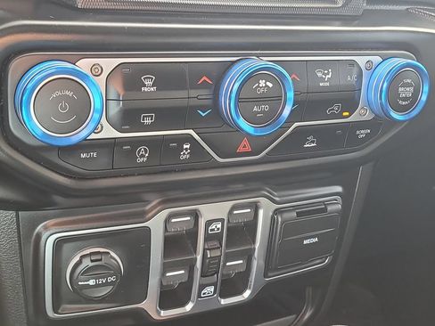 Used 2023 Jeep Gladiator Sport AWD/4WD image 28