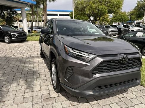Used 2024 Toyota RAV4 LE FWD image 17