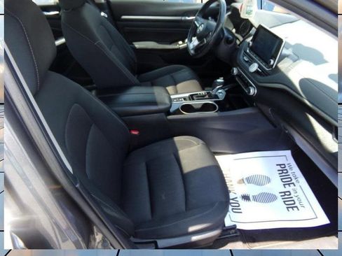 Used 2021 Nissan Altima 2.5 SV w/ SV Premium Package image 7