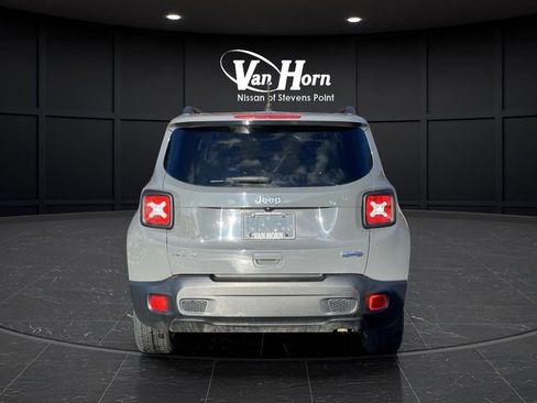 Used 2020 Jeep Renegade Latitude w/ Cold Weather Group image 12