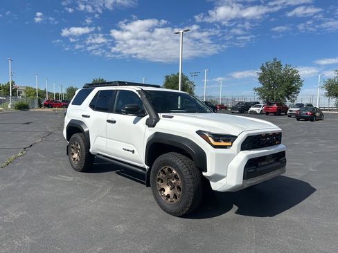 Used 2025 Toyota 4Runner Trailhunter AWD/4WD image 2