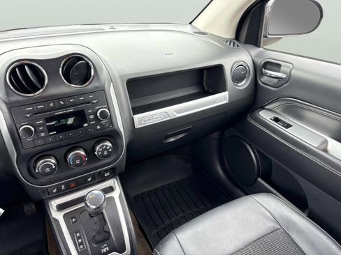 Used 2016 Jeep Compass Latitude image 14