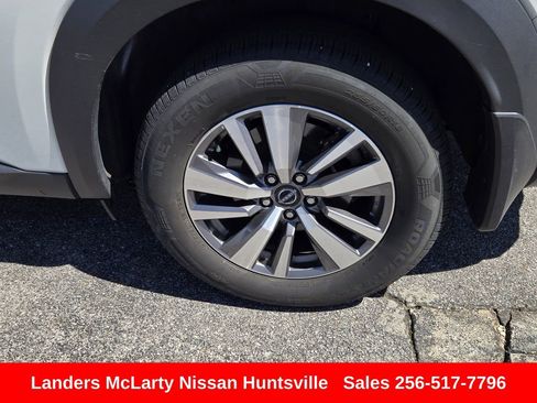 Used 2022 Nissan Pathfinder SL FWD image 12