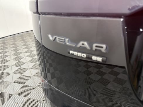Used 2019 Land Rover Range Rover Velar R-Dynamic SE image 27