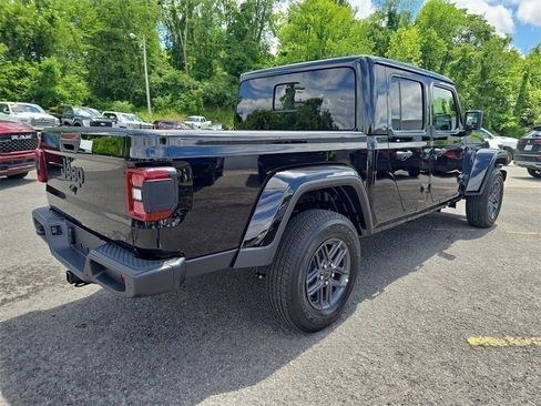 New 2025 Jeep Gladiator Sport image 4