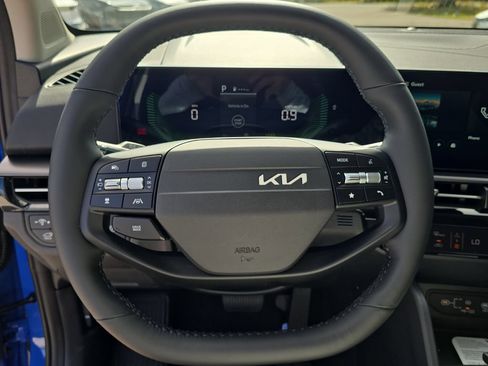 New 2026 Kia Sportage EX w/ EX Panorama Roof Package FWD image 32