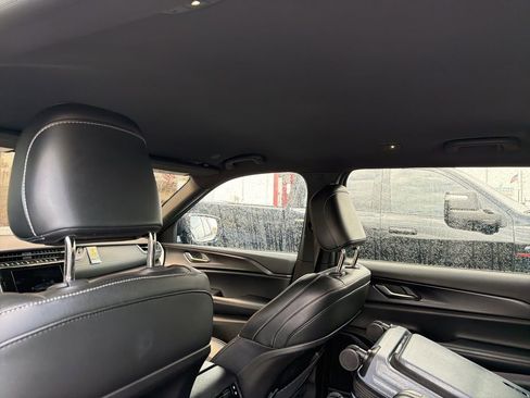 Used 2023 Jeep Grand Cherokee L Laredo image 8