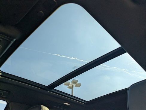 Used 2022 GMC Yukon Denali image 24