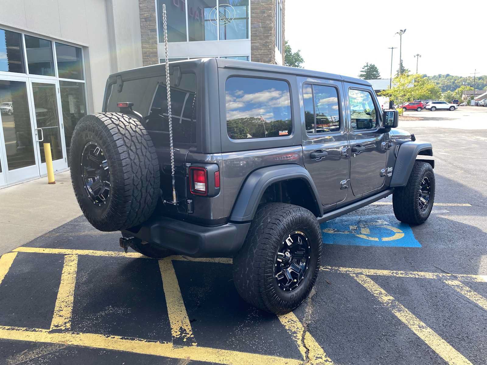Used 2018 Jeep Wrangler Unlimited Sport S AWD/4WD image 4