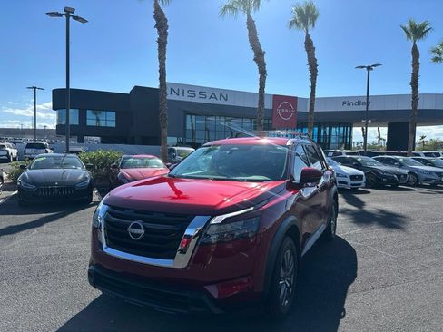 Used 2024 Nissan Pathfinder SV w/ Lighting Package (N92) FWD image 1