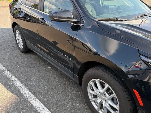 Used 2022 Chevrolet Equinox LT AWD/4WD image 2