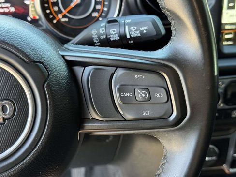 Used 2022 Jeep Wrangler Unlimited Sport AWD/4WD image 12