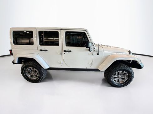 Used 2017 Jeep Wrangler Unlimited Sahara w/ Connectivity Group AWD/4WD image 10