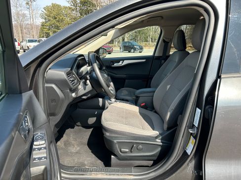 Used 2020 Ford Escape SE image 14