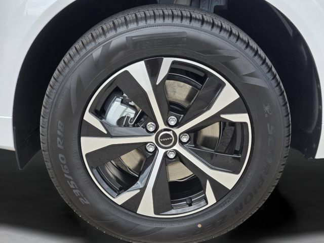 Used 2026 Volvo XC60 B5 Core AWD/4WD image 32
