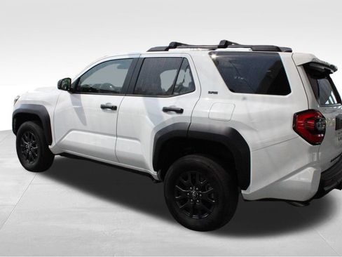 Certified 2025 Toyota 4Runner SR5 AWD/4WD image 11