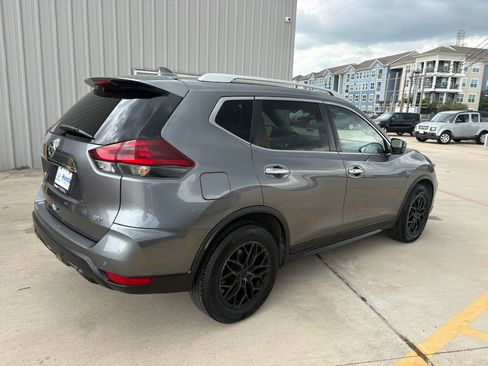 Used 2020 Nissan Rogue SV FWD image 6