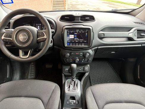 Used 2023 Jeep Renegade Latitude AWD/4WD image 30