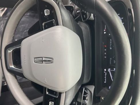 Used 2022 Lincoln Corsair AWD w/ Premium Package image 21