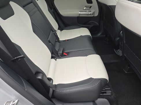 Used 2023 Mercedes-Benz GLB 250 4MATIC image 24