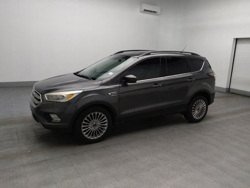 Used 2017 Ford Escape SE w/ Equipment Group 201A image 2