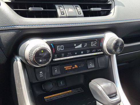 Used 2021 Toyota RAV4 XSE AWD/4WD image 19