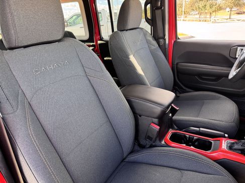 Used 2024 Jeep Wrangler Sahara w/ Technology Group image 25