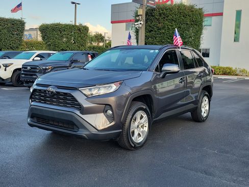 Used 2021 Toyota RAV4 XLE image 6