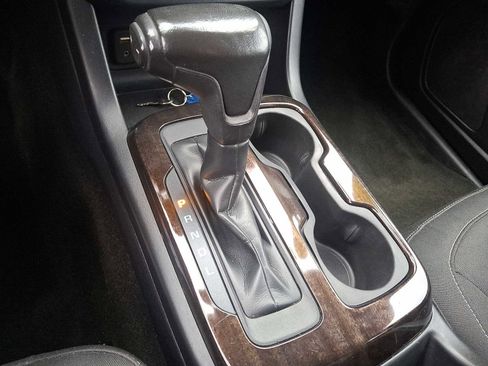 Used 2018 GMC Canyon SLE w/ SLE Convenience Package image 14