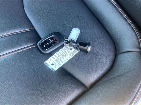 Used 2025 Honda Pilot TrailSport image 15