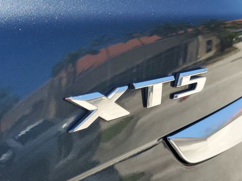 Used 2019 Cadillac XT5 FWD image 9