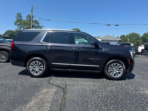 Used 2025 GMC Yukon Denali w/ Advanced Technology Package AWD/4WD image 9