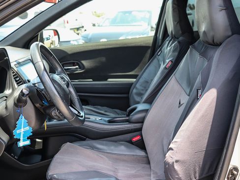 Used 2019 Honda HR-V Sport image 17