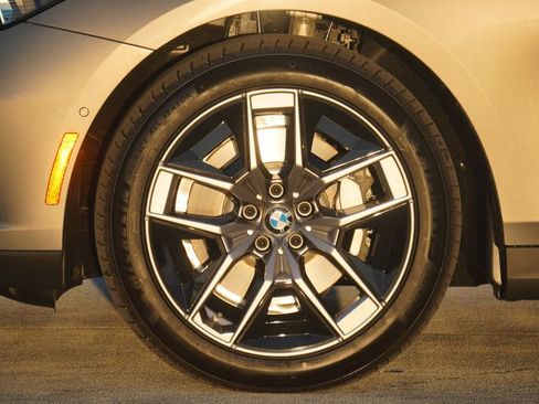 Used 2026 BMW 530i w/ Premium Package RWD image 5