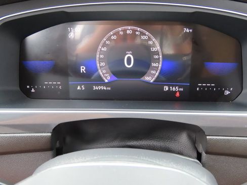 Used 2023 Volkswagen Tiguan SE w/ Panoramic Sunroof Package FWD image 43
