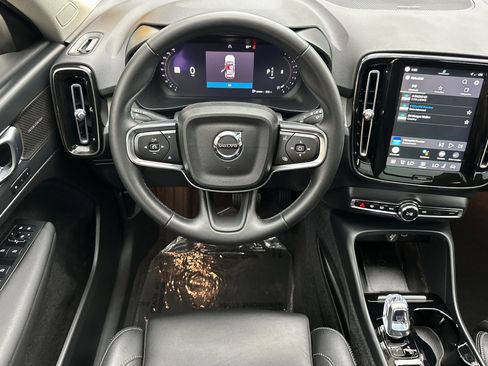 Certified 2024 Volvo XC40 B5 Plus w/ Climate Package AWD/4WD image 17