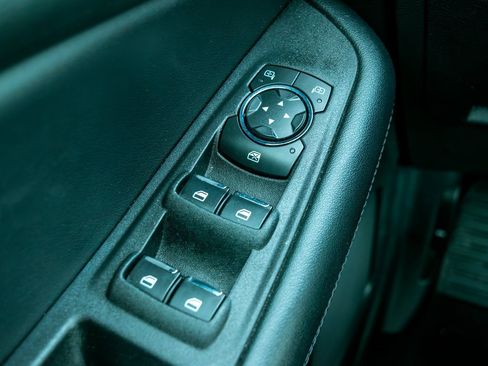 Used 2023 Ford Edge SEL image 25