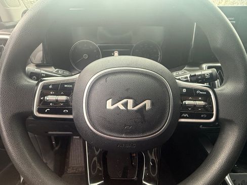 Used 2022 Kia Sorento LX image 8