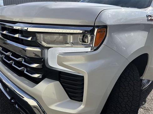 Used 2024 Chevrolet Silverado 1500 LTZ w/ LTZ Premium Package image 32