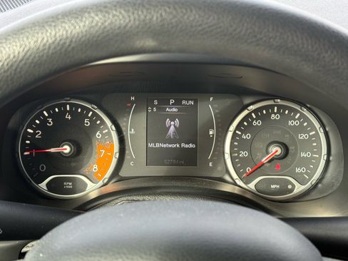 Used 2017 Jeep Renegade Sport w/ Power & Air Group image 12