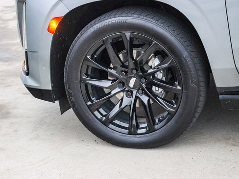 Used 2023 Cadillac Escalade Sport Platinum w/ LPO, ONYX Package image 9