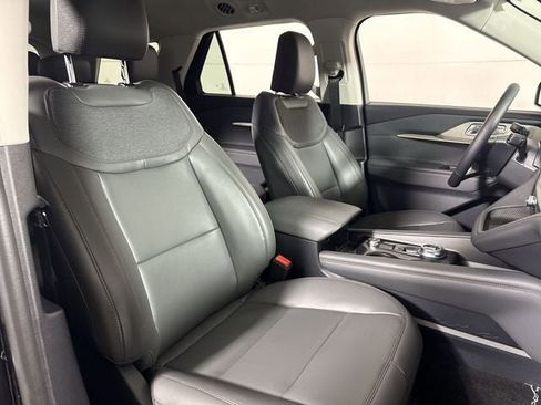 New 2026 Ford Explorer Active w/ Active Comfort Package image 15