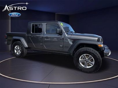 Used 2024 Jeep Gladiator Sport