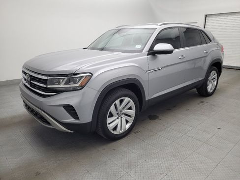 Used 2020 Volkswagen Atlas Cross Sport SE image 2
