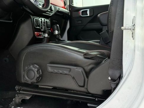 Used 2021 Jeep Wrangler Unlimited Rubicon w/ Dual Top Group image 28