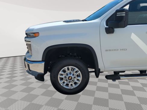 Used 2025 Chevrolet Silverado 2500 LT w/ Convenience Package AWD/4WD image 18