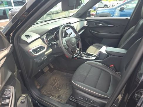 Used 2023 Chevrolet TrailBlazer RS w/ Sun and Liftgate Package AWD/4WD image 8
