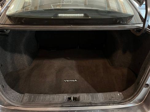 Used 2025 Nissan Versa SV FWD image 30
